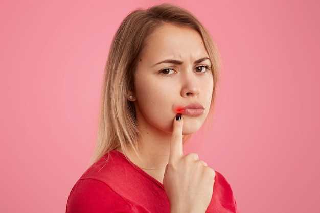 Что вызывает трещины в уголках губ?
